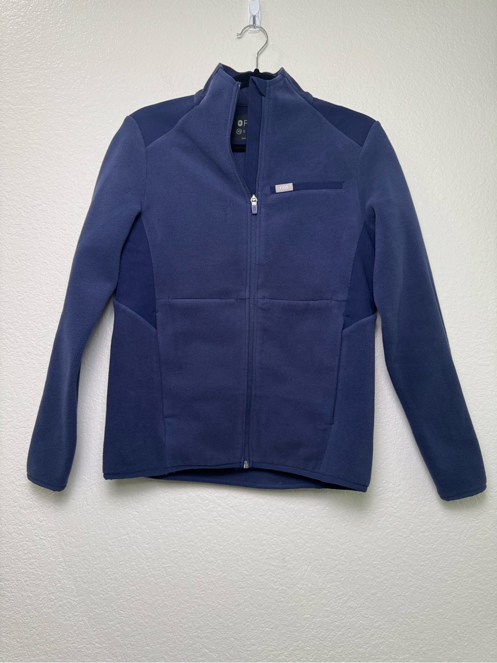 FIGS On Shift Fleece Jacket Womens XS Navy PrimaLoft Full Zip Medical Scrub